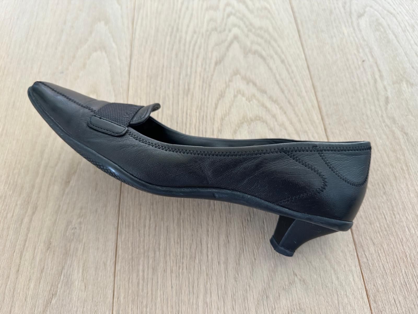 Prada Damenschuhe: Prada Damenschuhe – Gebraucht aus Zollikon von gab_v26c 1