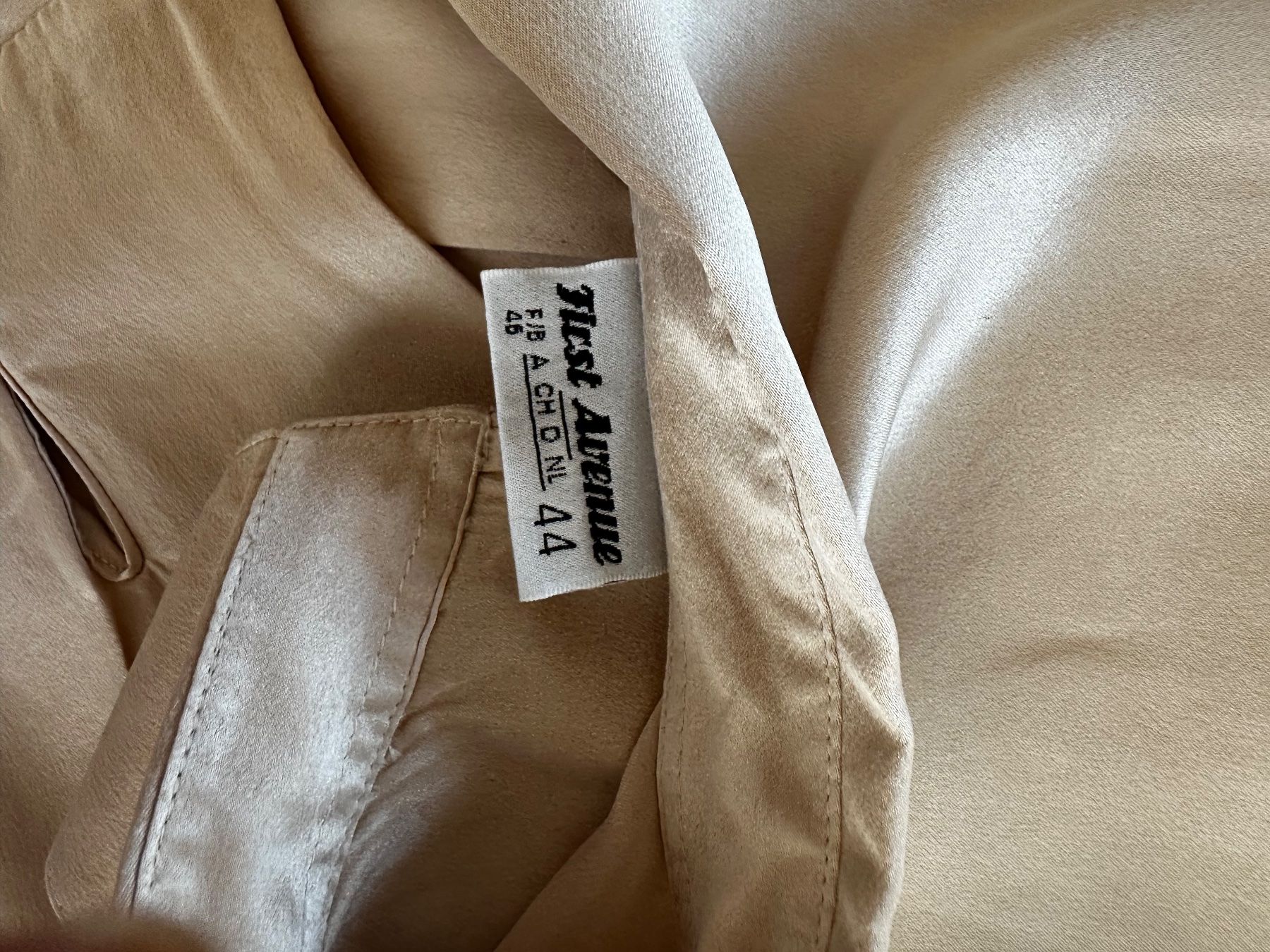 Camicette: Seidenbluse First Avenue 42/44 – Usato da Liestal venduto da Ballybs 3