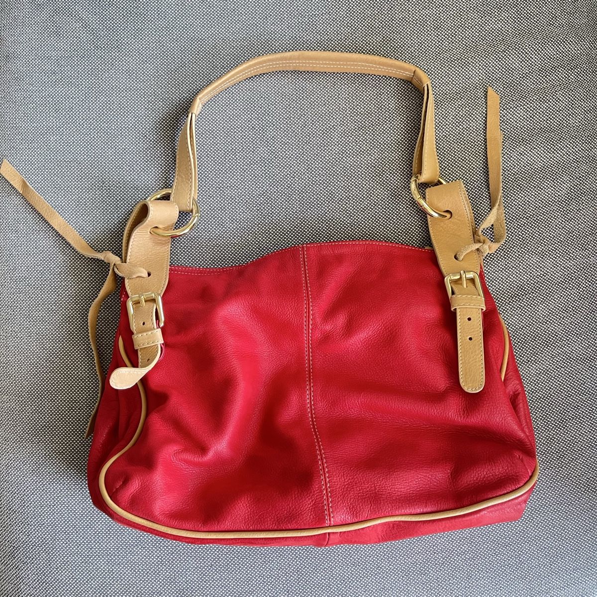 Taschen für Damen: Wunderschöne Schulter Tasche aus Leder - Rot & Beige – Gebraucht aus Bern von dek_7bjd 7