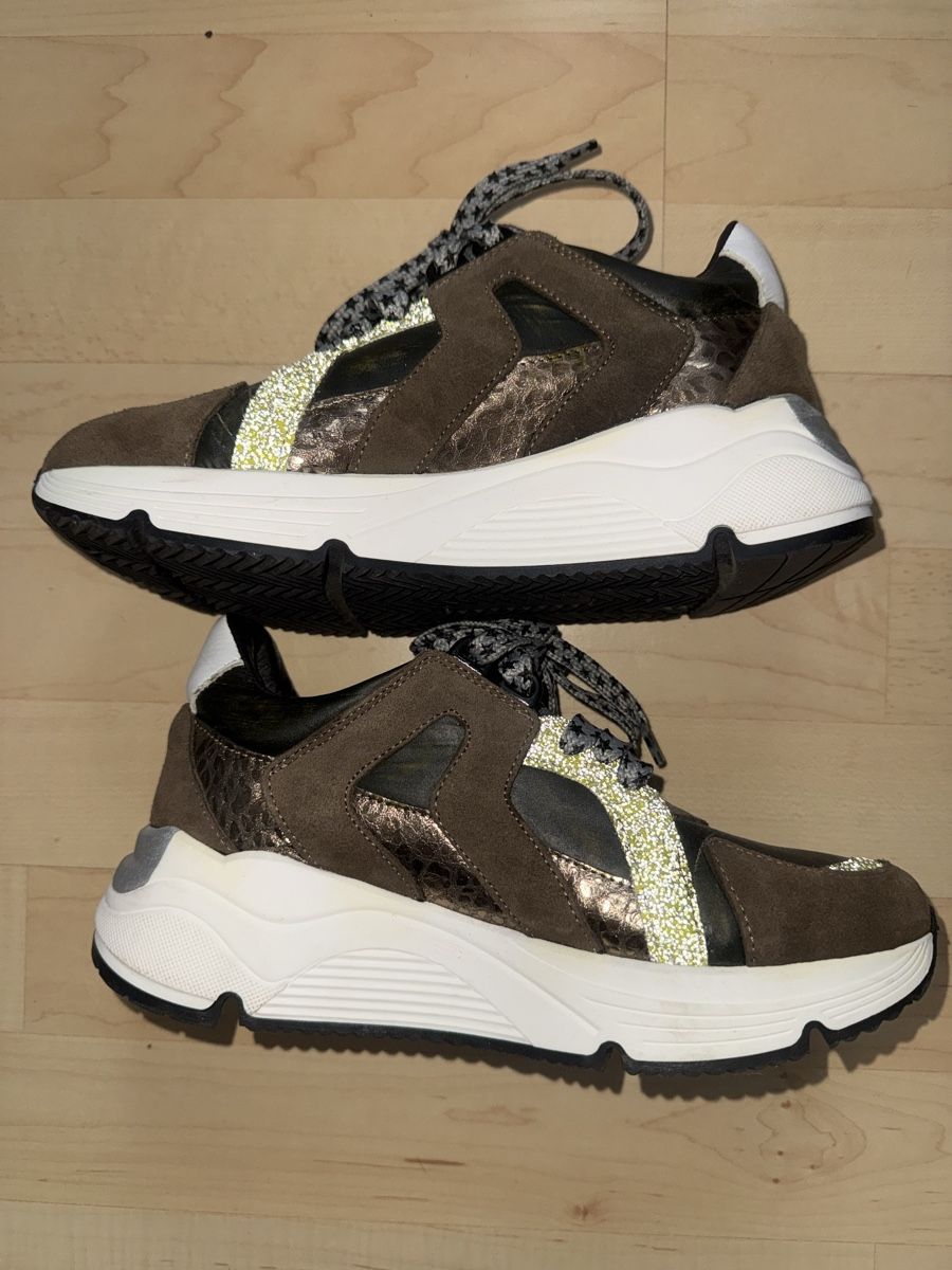 Scarpe da donna: Robbin’s Sneacker  Echtes Leder  gr.37 – Usato da Buchrain venduto da nat_pl5p 1