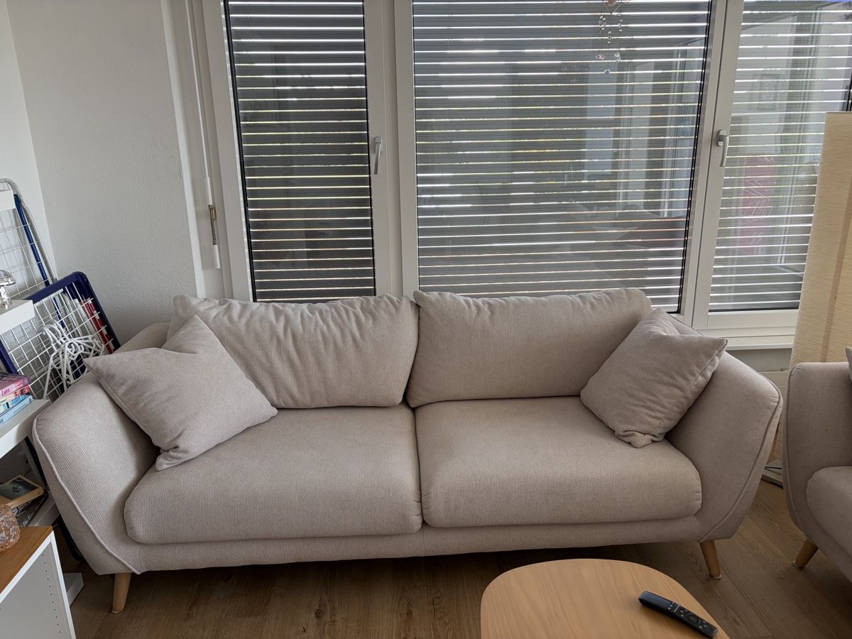 Sofas: 3er Sofa beige – Gebraucht aus Hünenberg von nin_l7zx