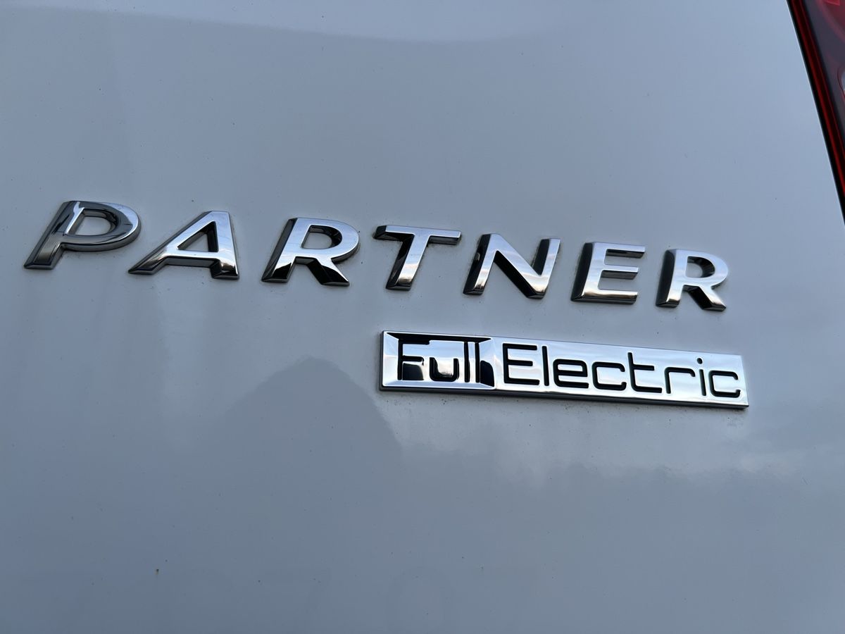 Peugeot Veicoli commerciali: Peugeot Partner Electric – Usato da Studen BE venduto da sabit08 5