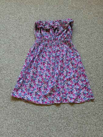 Sommerliches trägerloses Kleid,  Grösse S