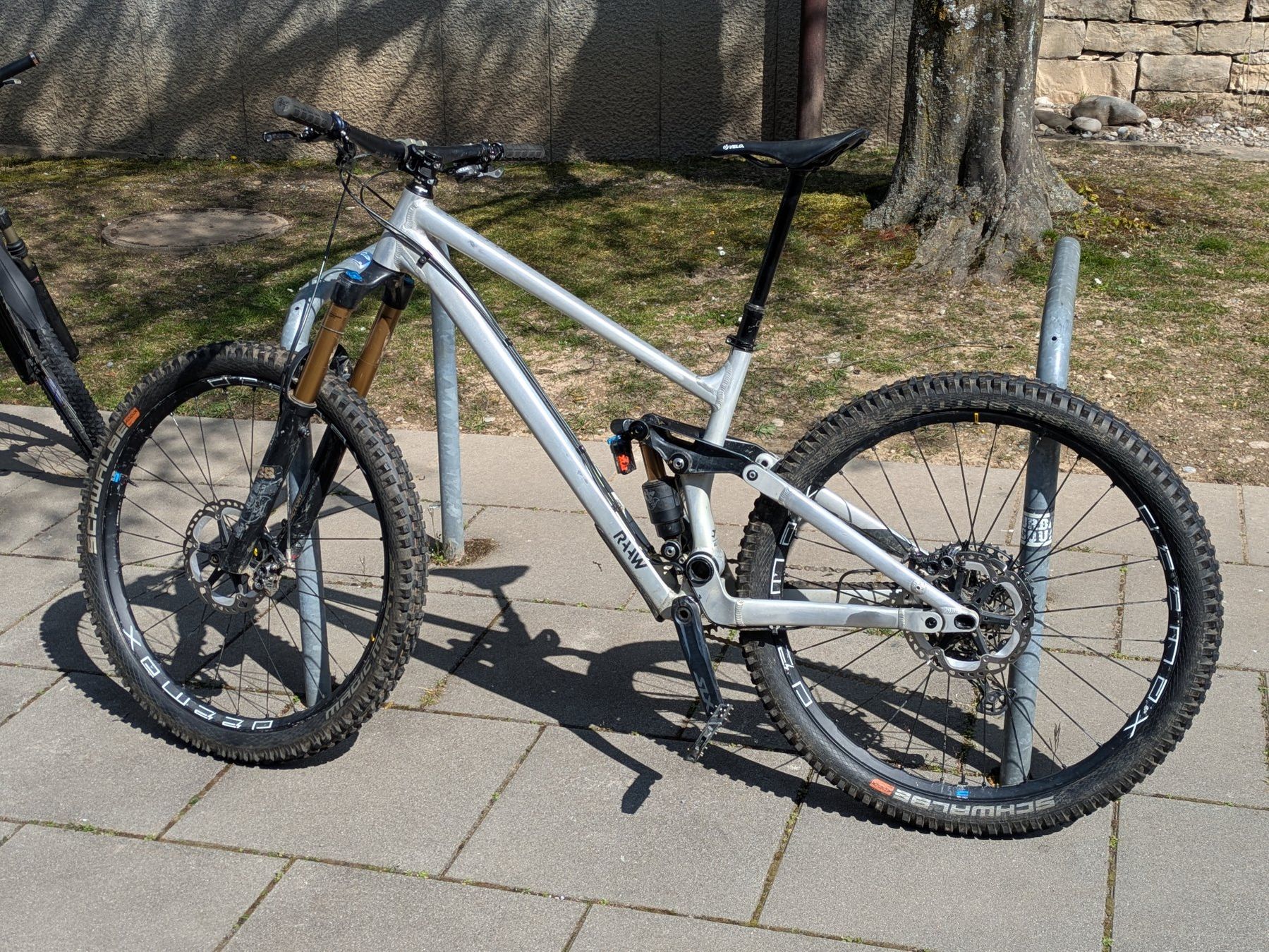 Velos: RAAW Madonna V2.2, Size L, Fox Factory, SLX, Hope Tec, Mavic – Gebraucht aus Bern von qua_yl6f 1