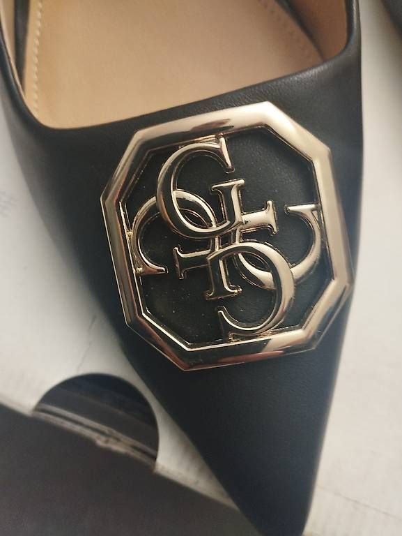 Scarpe da donna: Scarpe Guess  – Usato da Breganzona venduto da nello.iavarone