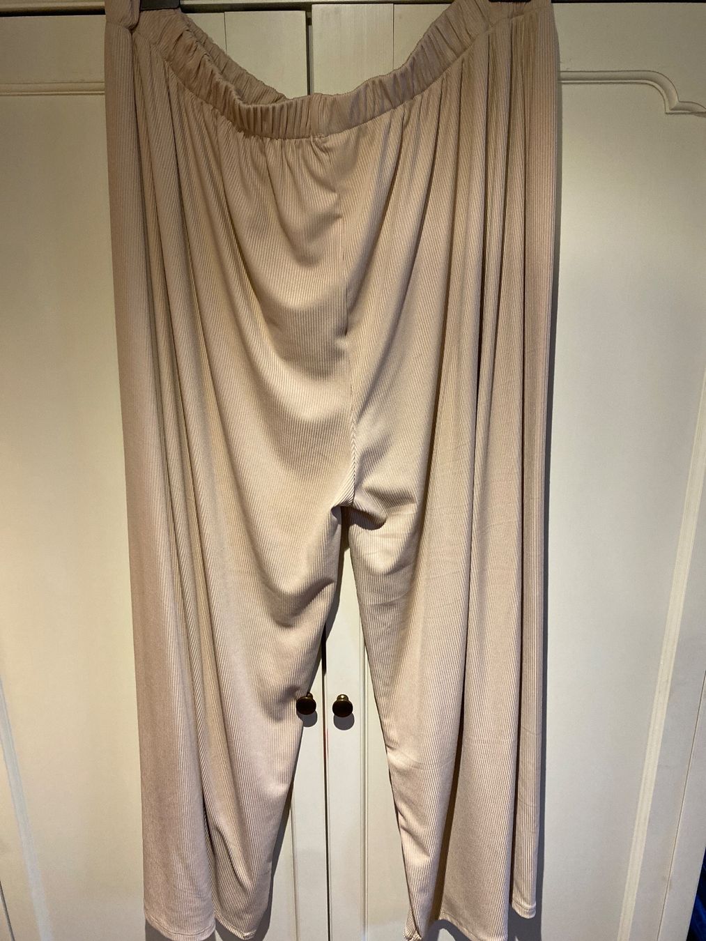 Pantaloni: DAMEN HOSE-WEITE,LEICHTE HOSE,BEIGE – Nuovo e nell'imballaggio originale da Meienried venduto da ManuelaBoutique 4