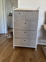 Commode avec paniers 