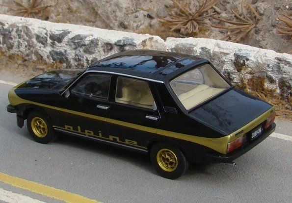 Renault Modellini d'auto: Renault 12 Alpine 1978 schwarz / gold – Nuovo e nell'imballaggio originale da Gerlafingen venduto da espero88 1