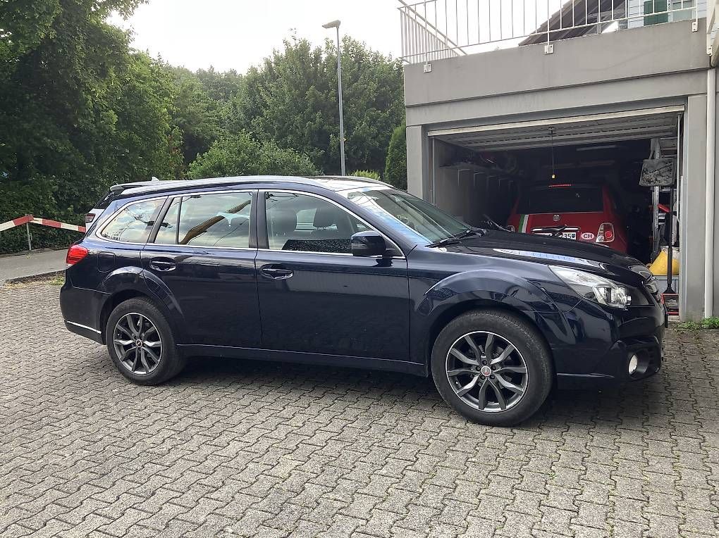 Automobili: Subaru Outback 2.5i 4WD – Usato da Schinznach Bad venduto da yomann