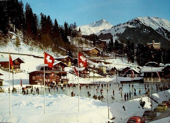 Cartoline postali: GSTAAD Wintersport, Eisbahn, Curling, Auto – Usato da Jona venduto da philajona