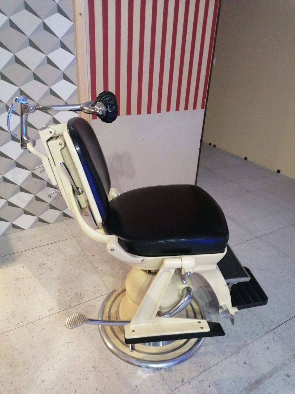Lettini & sedie per cosmetici: Chaise barber barbier – Usato da Territet venduto da raphael7846 6