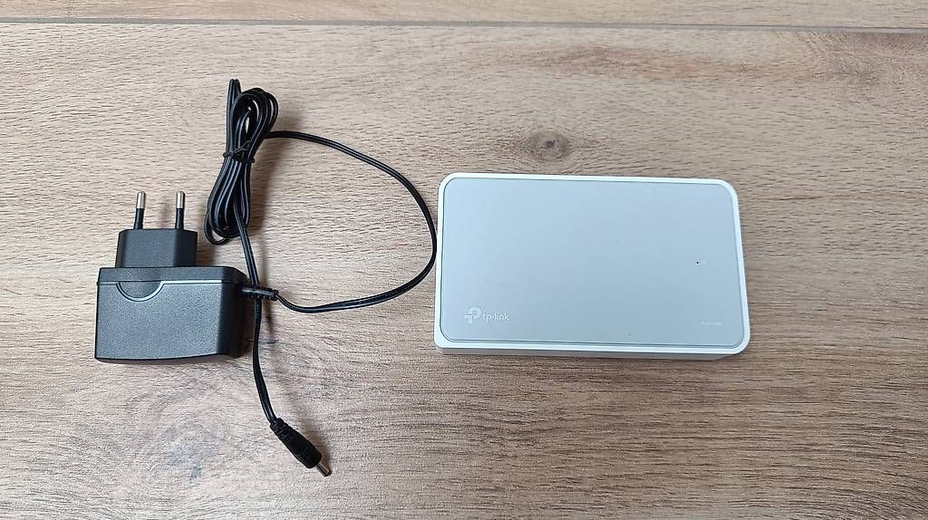 TP-Link Hubs & Switches: Switch tp-link TL-SF1008D mit 8 Ports gebraucht – Gebraucht aus Muttenz von m_h_m567