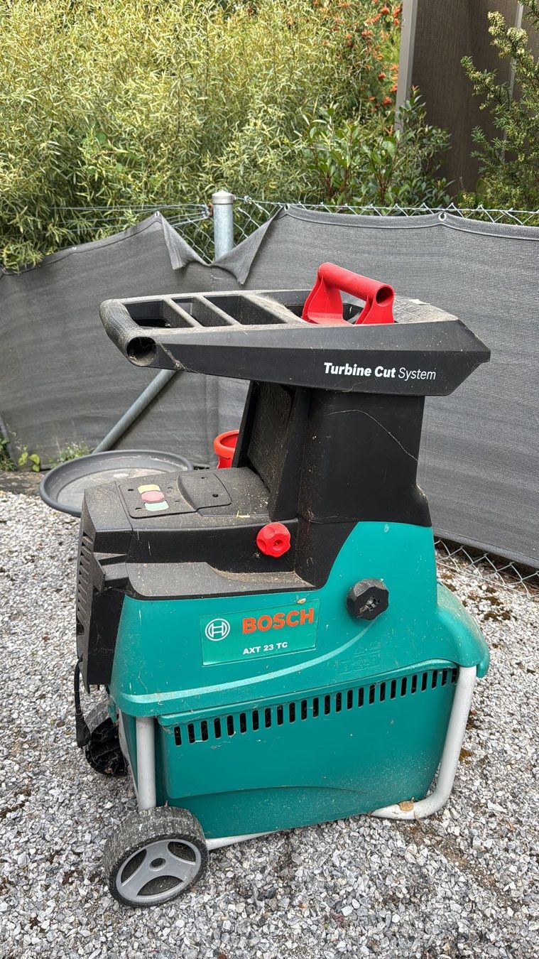 Bosch Déchiqueteuse: Häcksler BOSCH – D'occasion à Jonschwil par Denama0