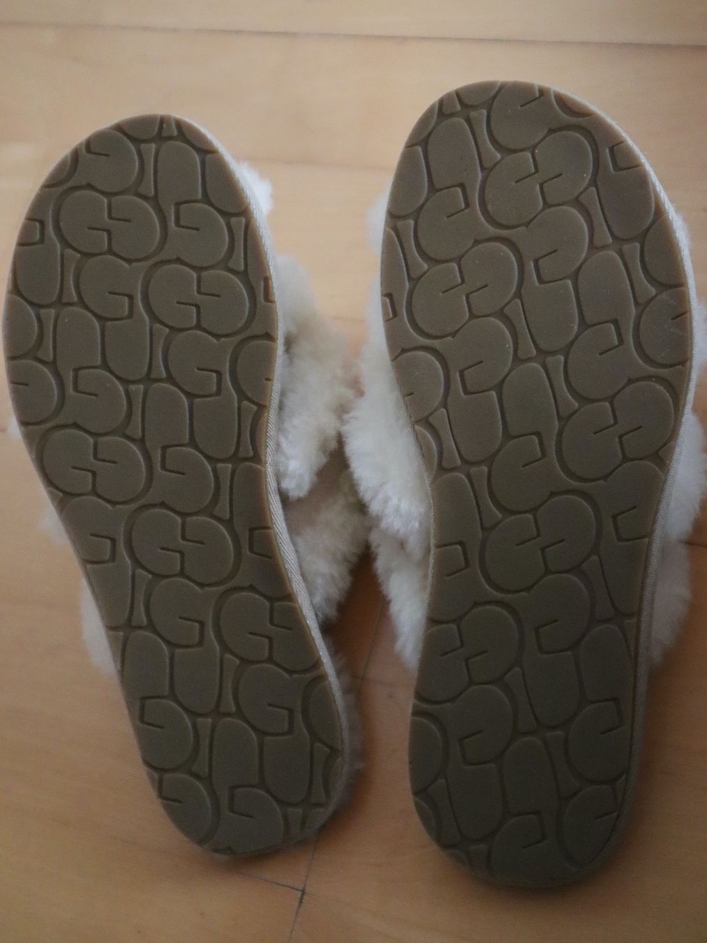Ugg Damenschuhe: UGG Hausschuhe / Slipper, echt Lammfell, Gr. 37, NEU – Neu (gemäss Beschreibung) aus Wattwil von diamant1 5