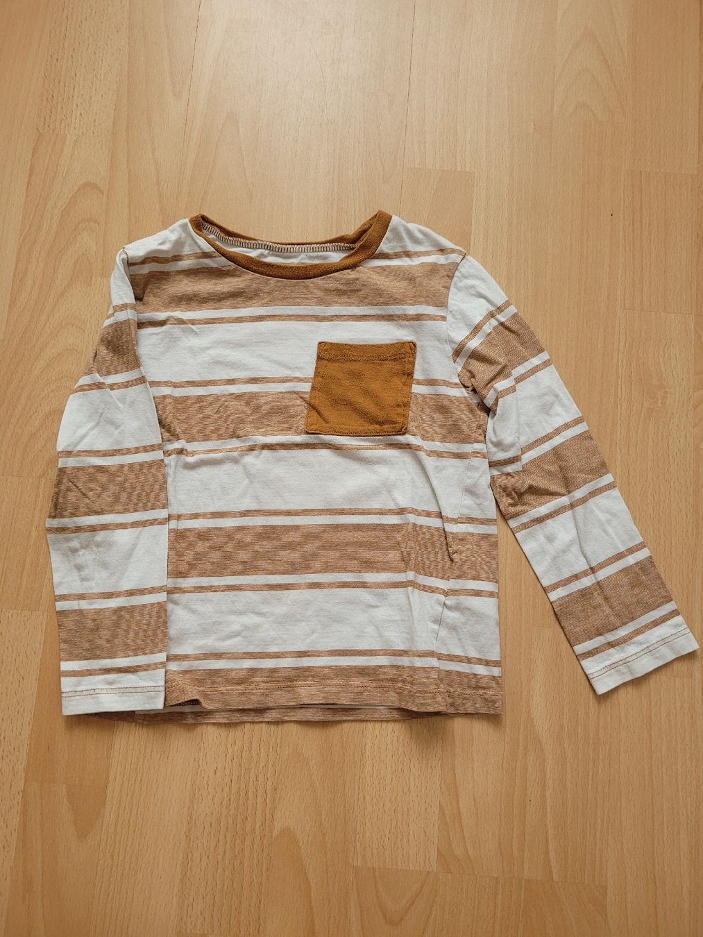 Maglioni & Felpe: Pullover gr. 110/116 – Usato da Inwil venduto da Flower2325