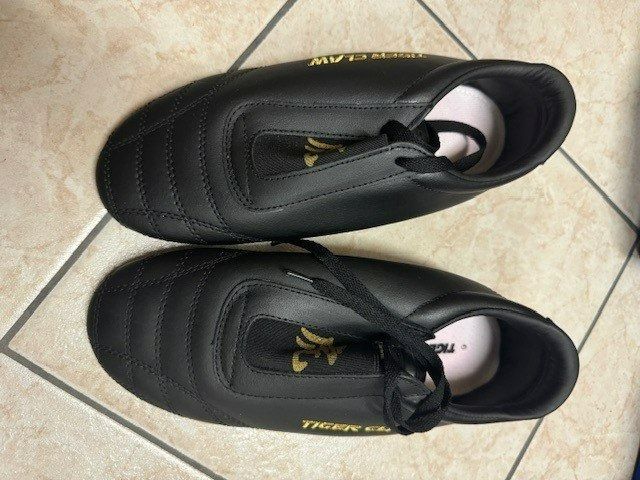 Scarpe da uomo: TRAININGSSCHUHE für Kampfsport oder Kampfkunst – Nuovo e nell'imballaggio originale da Oberglatt ZH venduto da Tiger5Dragon 1