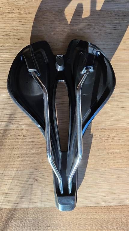 Componenti elettronici: Selle Liv Approach  161 mm – Usato da Marsens venduto da cam_6sg7 1