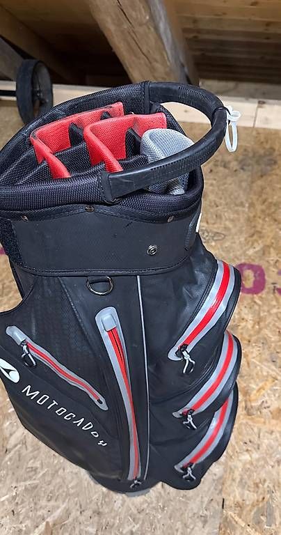Borse: Sac de golf Motocaddy étanche  – Usato da YVERDON-LES-BAINS venduto da Lazuli 1