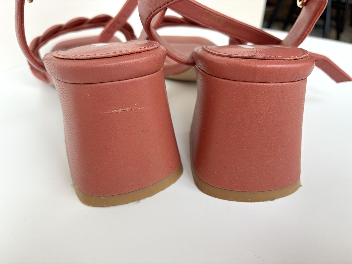 Chaussures femmes: Jeannot Sandals 38, Leather – D'occasion à Lucens par metaD 4