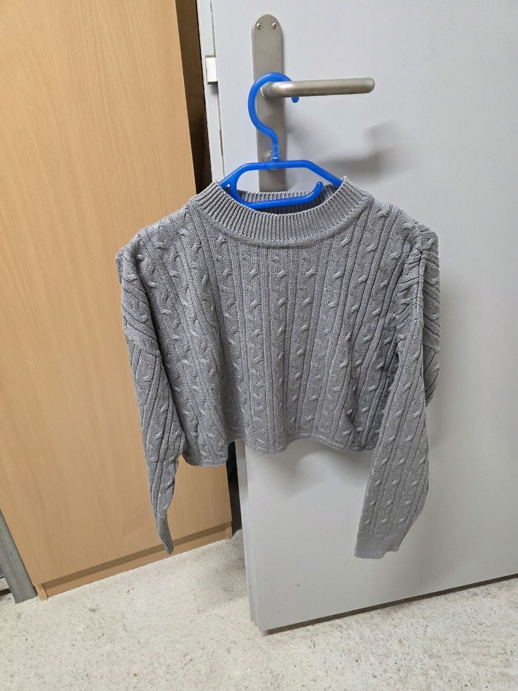 Maglioni & Felpe: Grauer Strickpullover Tally Weijl Grösse S – Usato da Ittigen venduto da cch_26sj