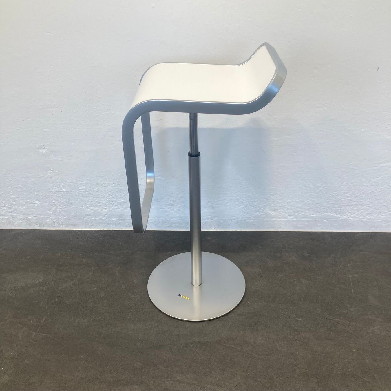 Lapalma Sgabelli: lapalma Lem S80 Barhocker Kunststoff Weiss – Usato da Schönenwerd venduto da mcofficeshop 2