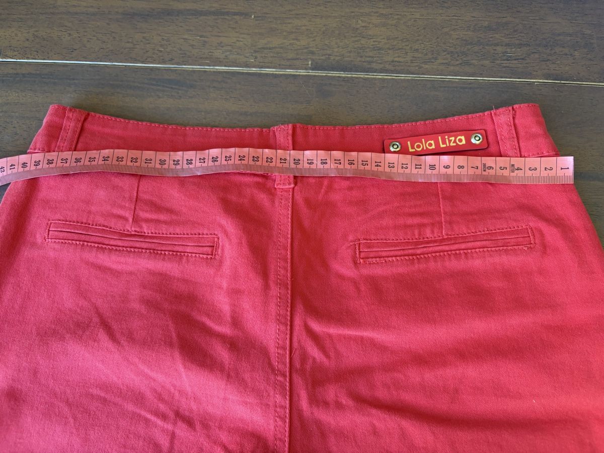 Hosen: Lola Liza Red Shorts Size 40 – Gebraucht aus Nyon von Deb_D39 4