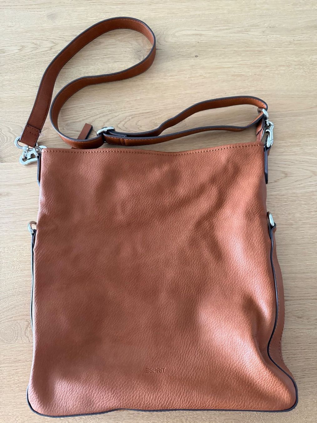 Esprit Borse da donna: Esprit Umhänge-Handtasche, in Klein- und Grossformat – Nuovo (secondo la descrizione) da Walchwil venduto da est_779h