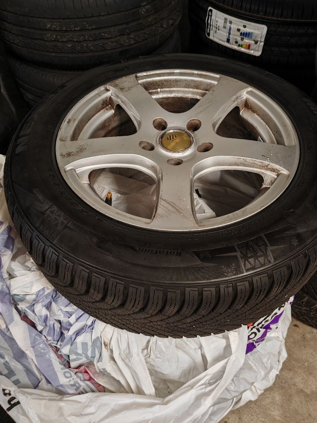 Pneumatici & Ruote complete: Renault Megane Scenic Räder – Usato da Oberengstringen venduto da 156driver