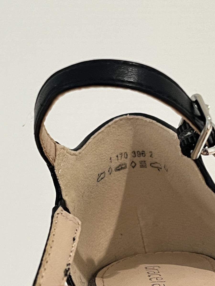 Scarpe da donna: Schwarze, elegante Damenschuhe, Grösse 36, einmal getragen. – Nuovo (secondo la descrizione) da St. Gallen venduto da sar_t9ch 3