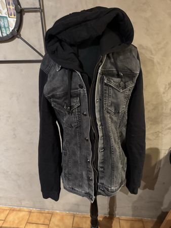Veste en jean noir à capuche et motif tête mort Taille XXL!