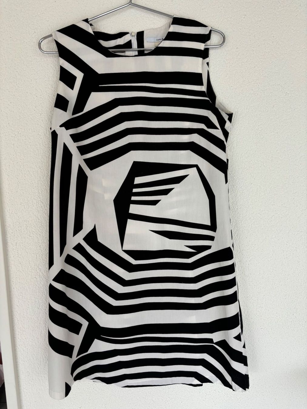Zara Robes: Hübsches Sommerkleid / Versand Fr. 2.- – D'occasion à Dübendorf par mon_p98h