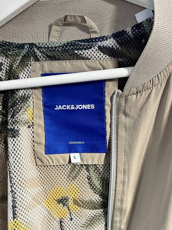 Jacken: Jack & Jones Bomberjacke L beige mit Muster Innenfutter – Gebraucht aus Stadel von MrRain 1