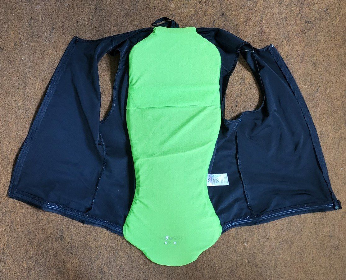 Komperdell Protections: KOMPERDELL Rookie Rückenprotektor Gr. 152 – D'occasion à Frutigen par Sklossner 1
