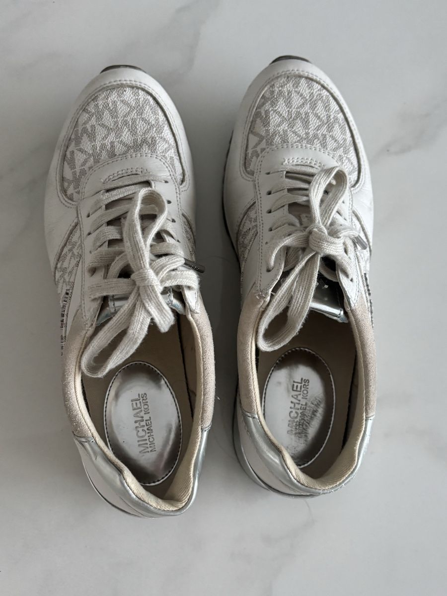 Scarpe da donna: Michael Kors Sneaker weiss silber Gr 38  – Usato da Egg b. Zürich venduto da alessiadm