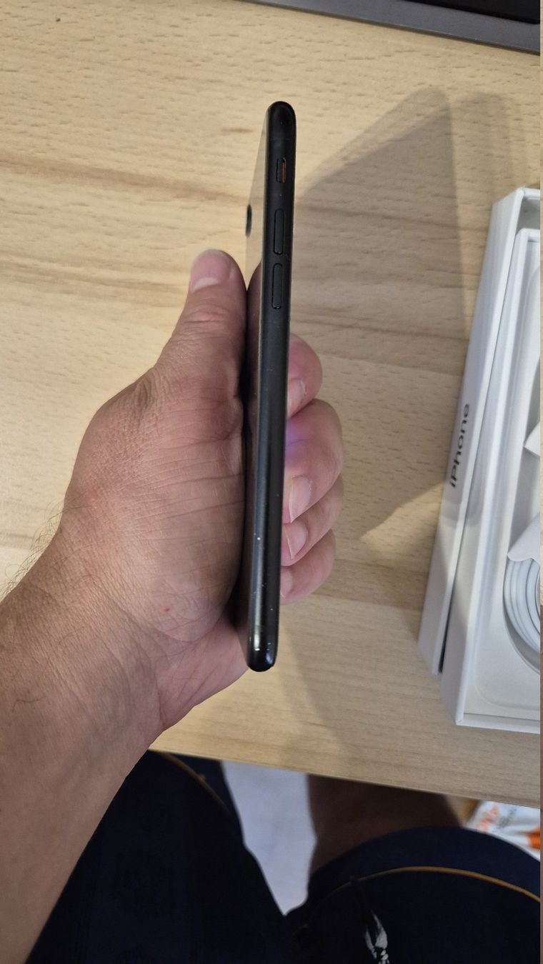 Apple Handys / Smartphones: iPhone SE 2020 64GB Black 3017 – Gebraucht aus Münchenbuchsee von MV_Solutions 8