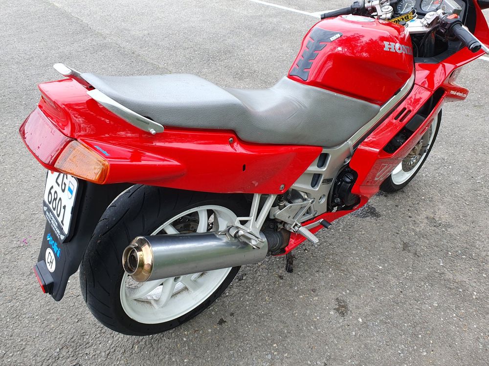 Honda VFR750F RC36 100'00km (Gebraucht) in Menzingen für CHF 560 – nur ...