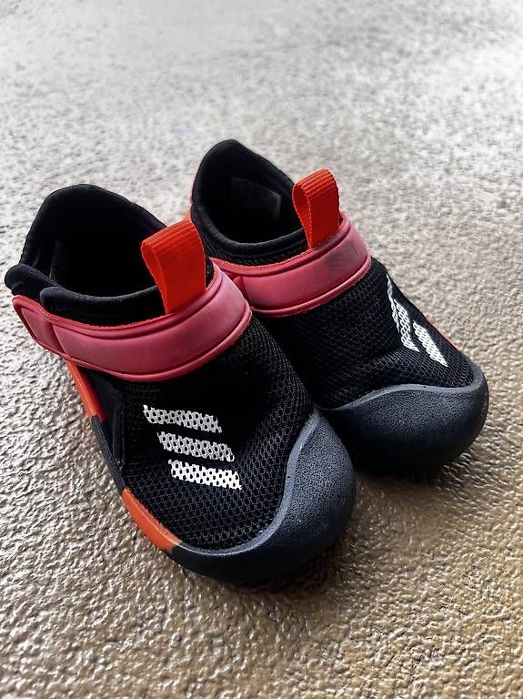 Scarpe per ragazzi: Adidas Kinderschuhe – Usato da Baar venduto da Hati.ce 3