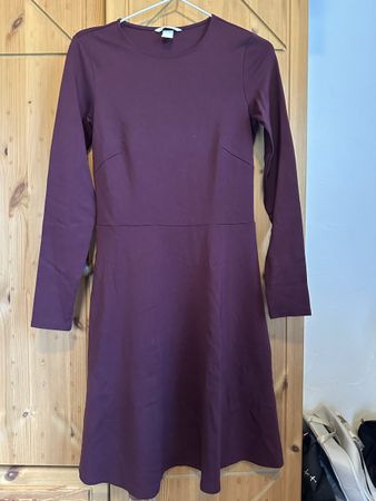 Damen Kleid H&M Dunkelrot Grösse S guter Zustand
