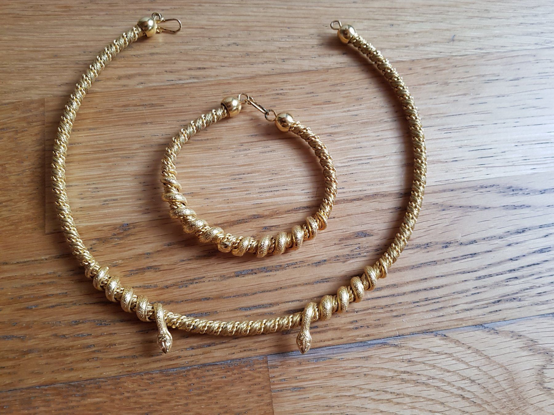 Catenine: Schlangenhalskette und Armband – Usato da Morens FR venduto da Kiscica