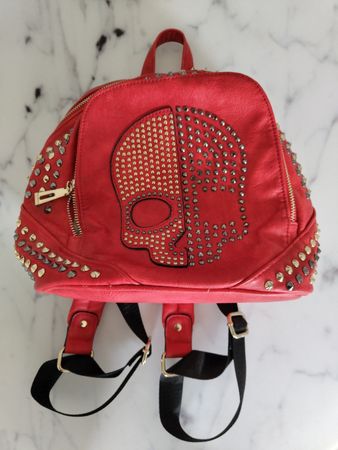 Rucksack rot Totenkopf mit Nieten