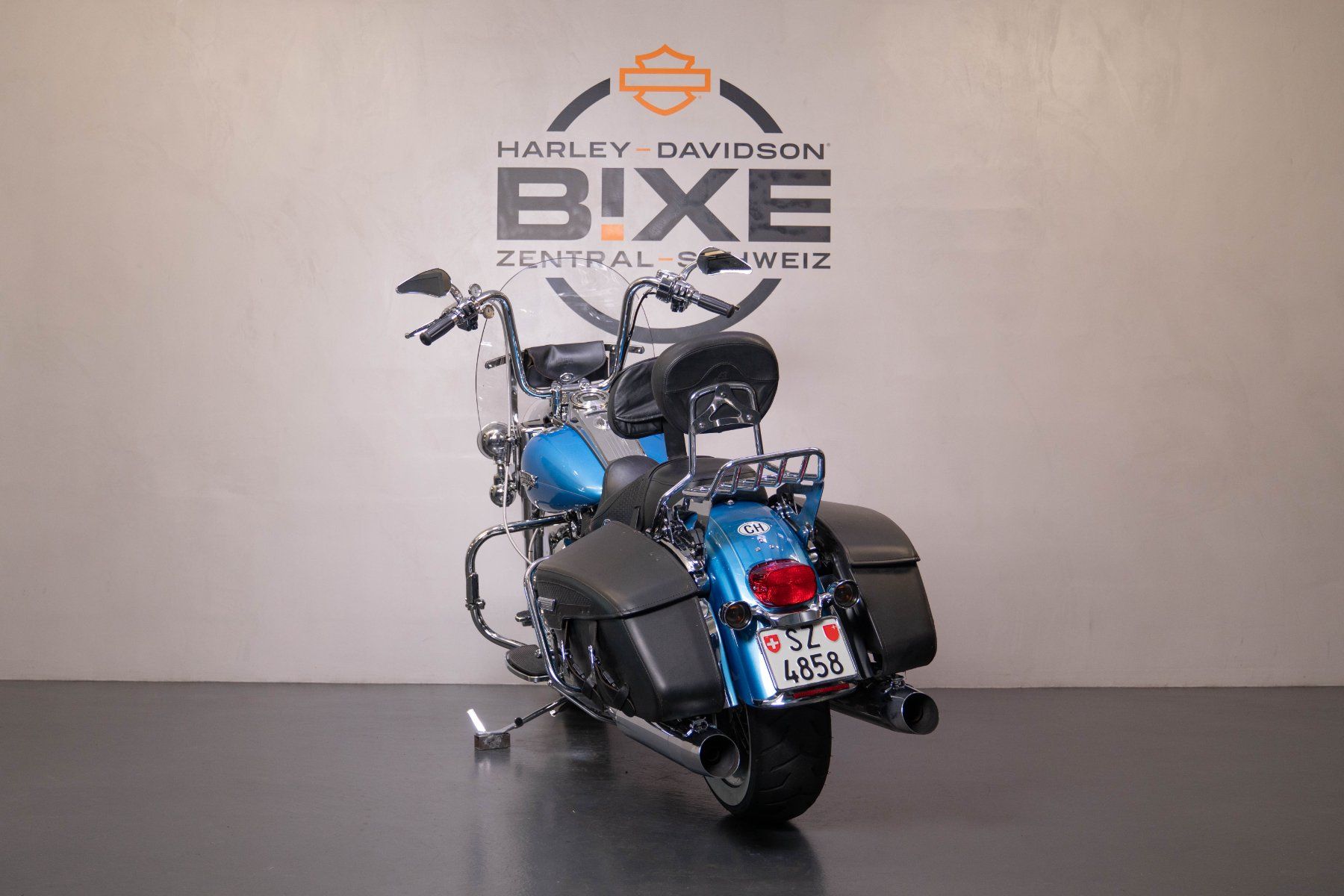 Harley-Davidson Touring: Harley-Davidson Road King Classic – Usato da Hünenberg venduto da Maxim369 3