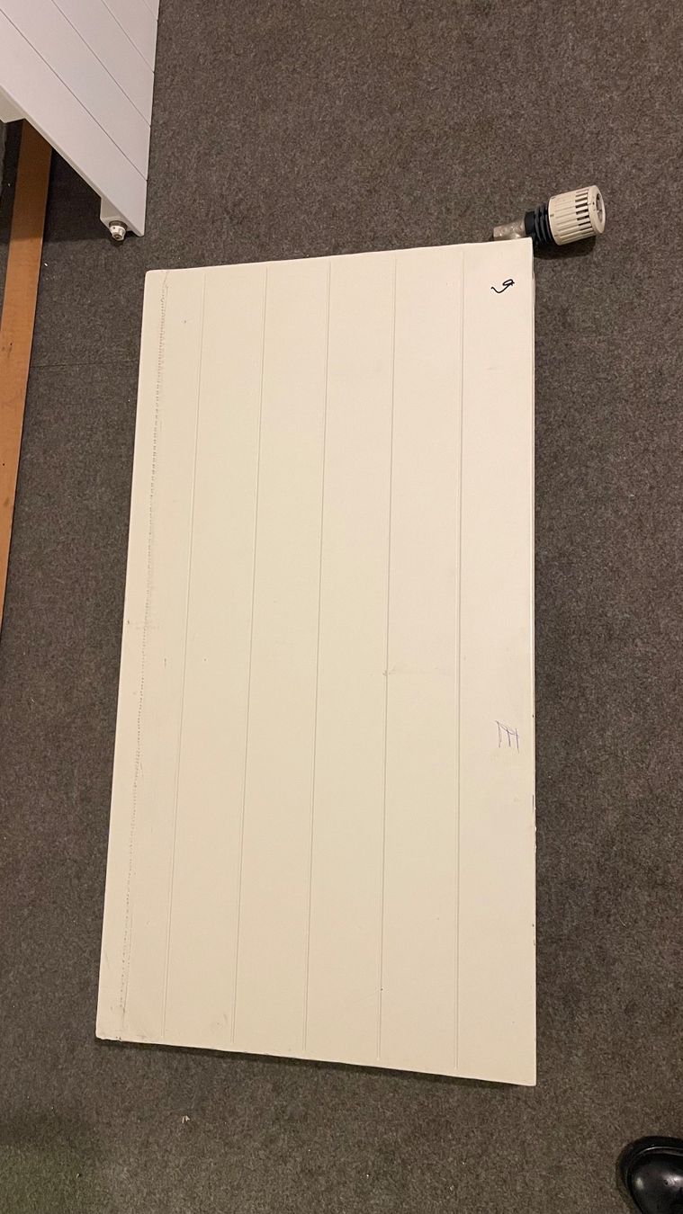 Zehnder Heizgeräte: Flache Heizungskörper von Zehnder – Gebraucht aus Othmarsingen von ami_9f5j 1
