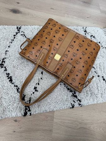 Original MCM Liz Wendeshopper In Visetos