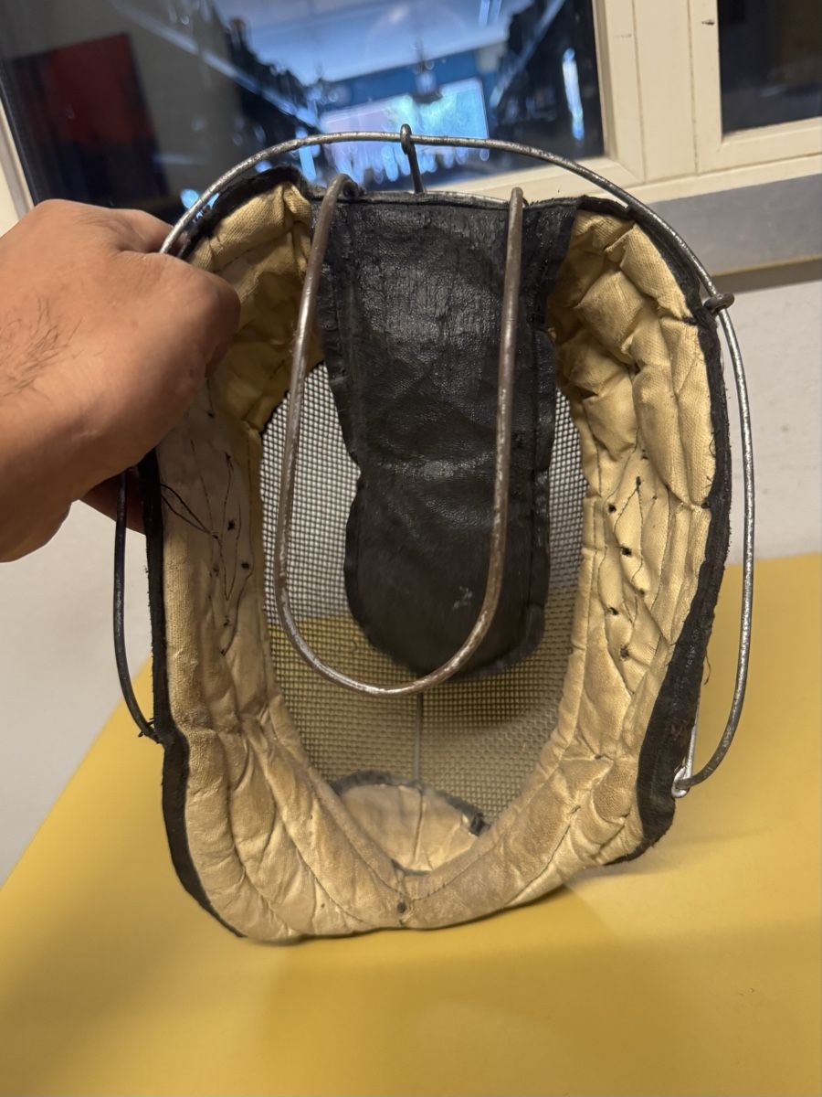 Antike Kleidung & Accessoires: Alte Kopf Helm  – Gebraucht aus Schlieren von Freundlich02 3