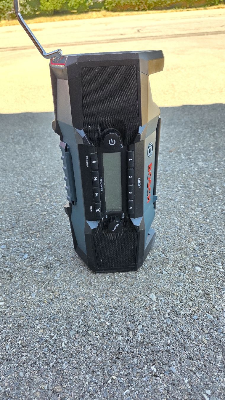 Bosch Radio: Radio de chantier Bosch GPB 18V-2 SC DAB+ Bluetooth – Usato da Attalens venduto da Mishanya 2