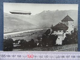 ZEPPELIN ÜBER SCHLOSS AK