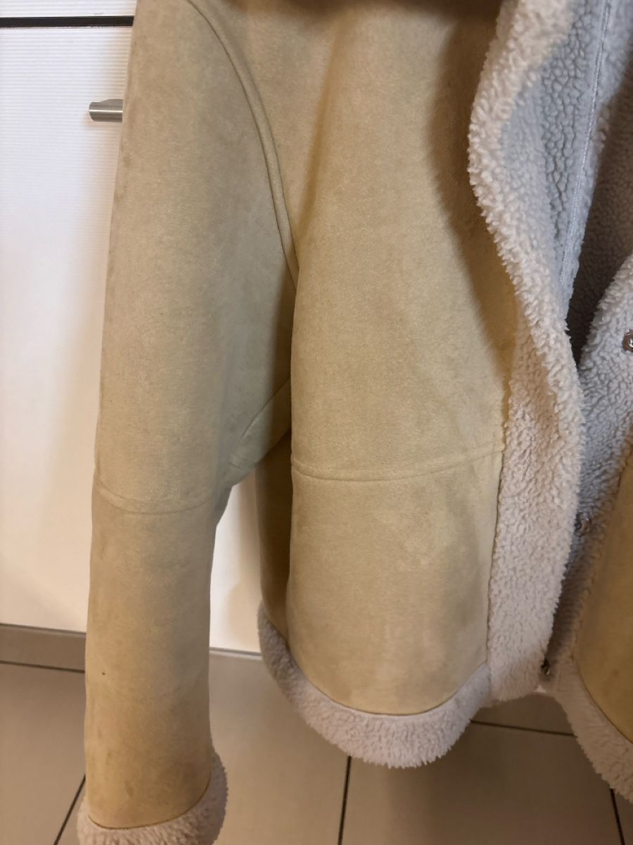 Arket Giacche: Arket teddyfell jacke – Usato da Kaiseraugst venduto da deb_998t 2