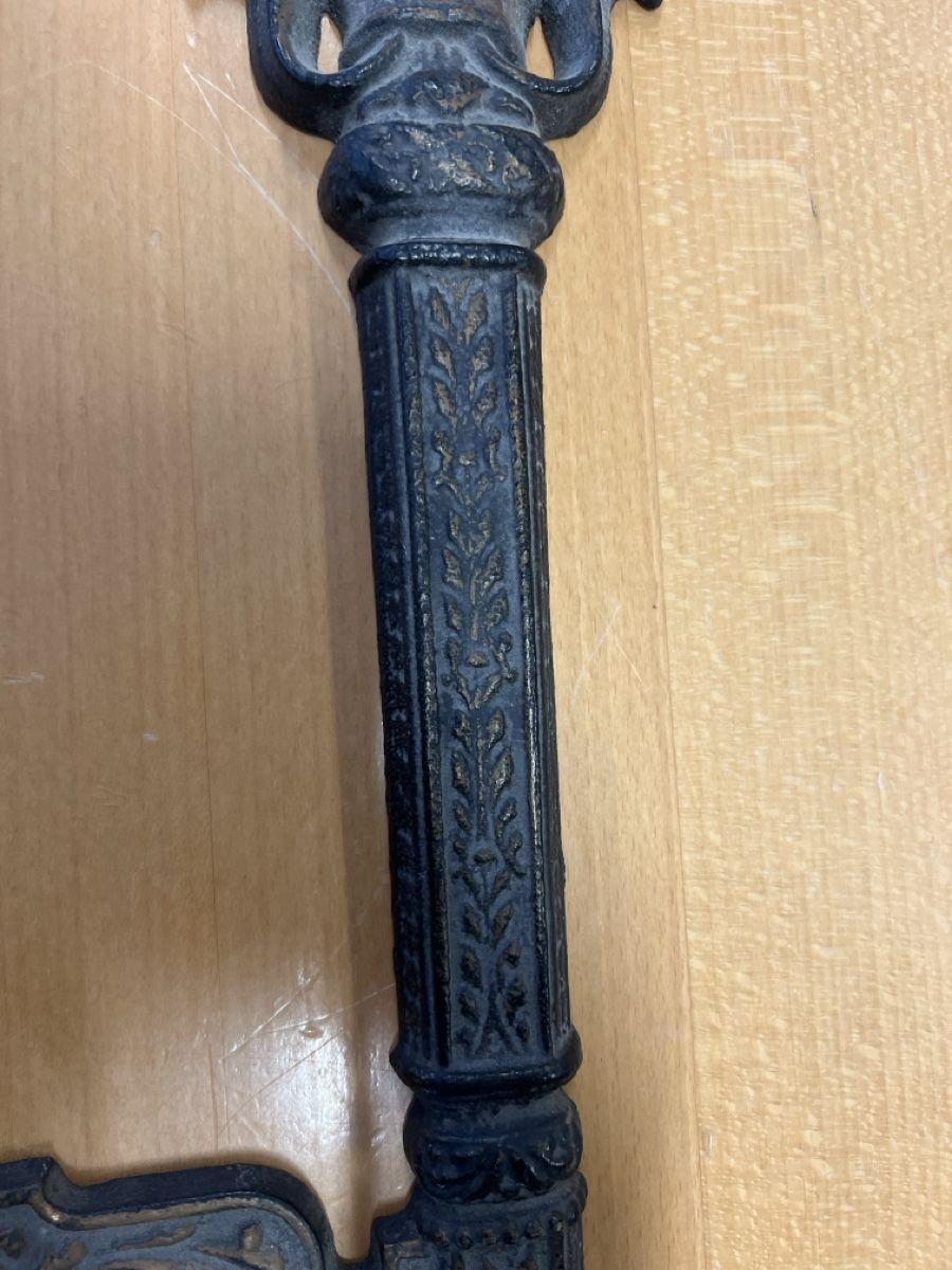 Chiavi: Dekorative, grosse Schlüssel aus Metall, 59cm lang. – Usato da Rorschach venduto da TrendyDeals 2