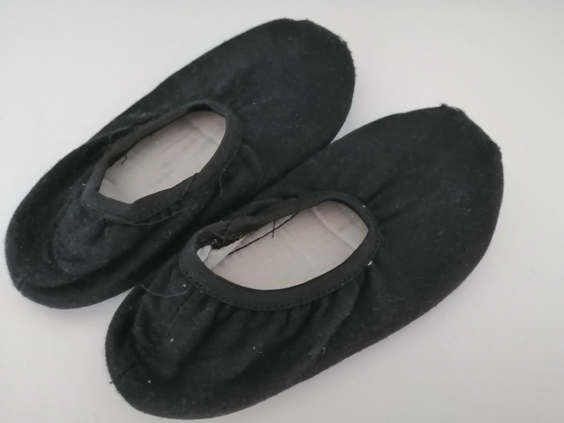 Scarpe per ragazzi: Turnschläppli Grösse 24 schwarz – Usato da Aeschi (SO) venduto da clementinli 3