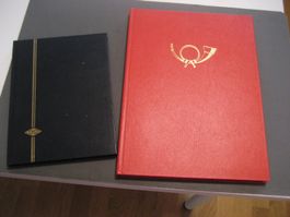 2 Briefmarkeneinsteckbücher, schwarze Seiten, Occasion